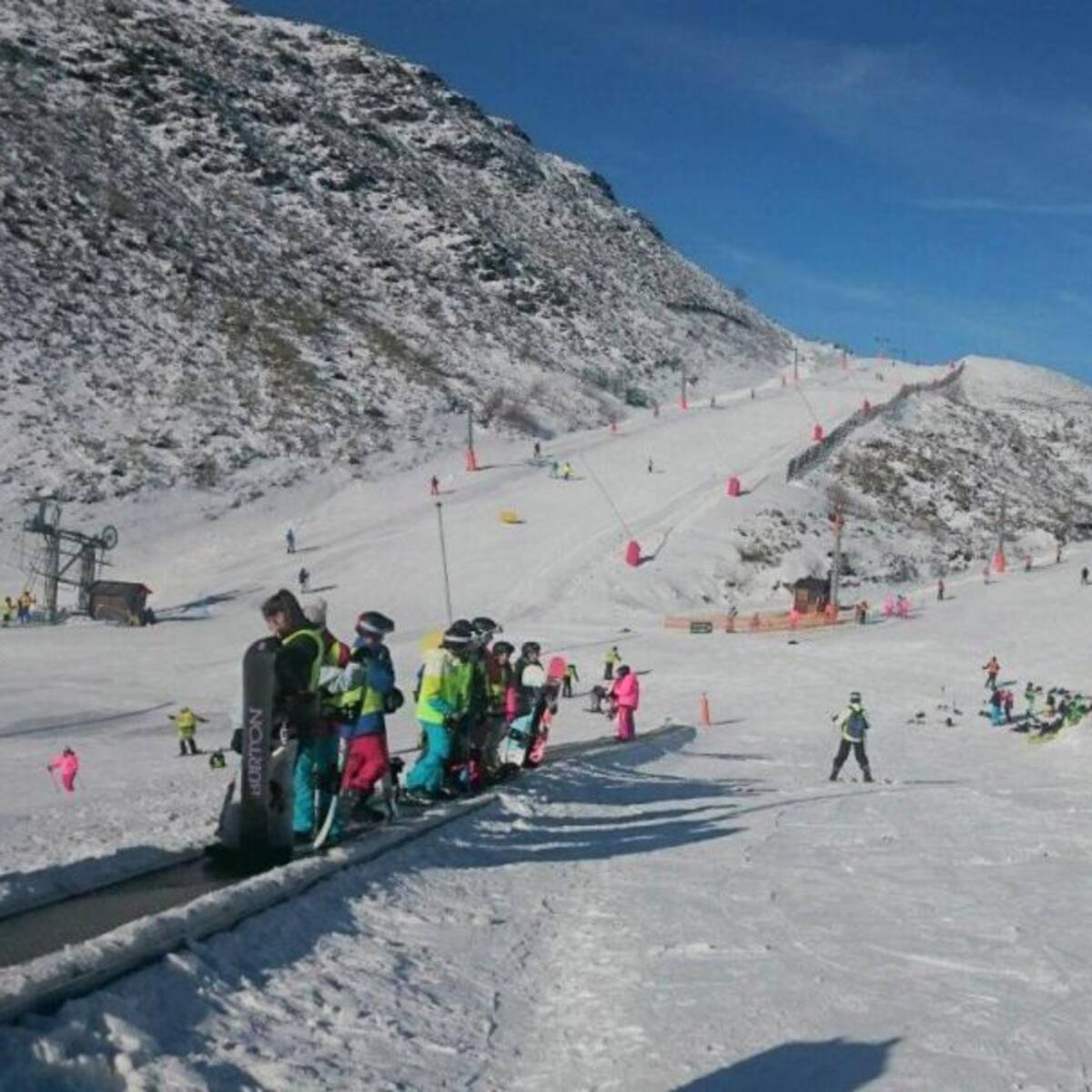 Leitariegos supera los 3.600 esquiadores en el fin de semana