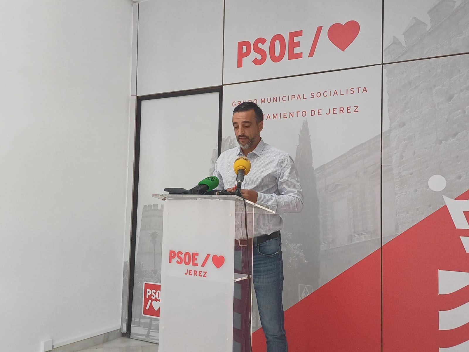 José Antonio Díaz, portavoz del PSOE de Jerez, comparece ante la prensa.