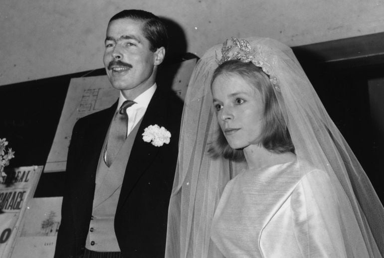 John Richard Bingham y Veronica Duncan el día de su boda, el 28 de noviembre de 1963