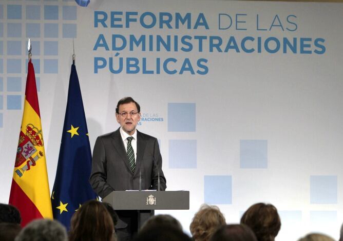 El presidente del Gobierno, Mariano Rajoy, durante su intervención en el acto convocado en el Palacio de la Moncloa para presentar la reforma de las administraciones públicas