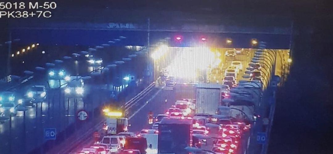 El atasco generado en la M-50 tras el accidente