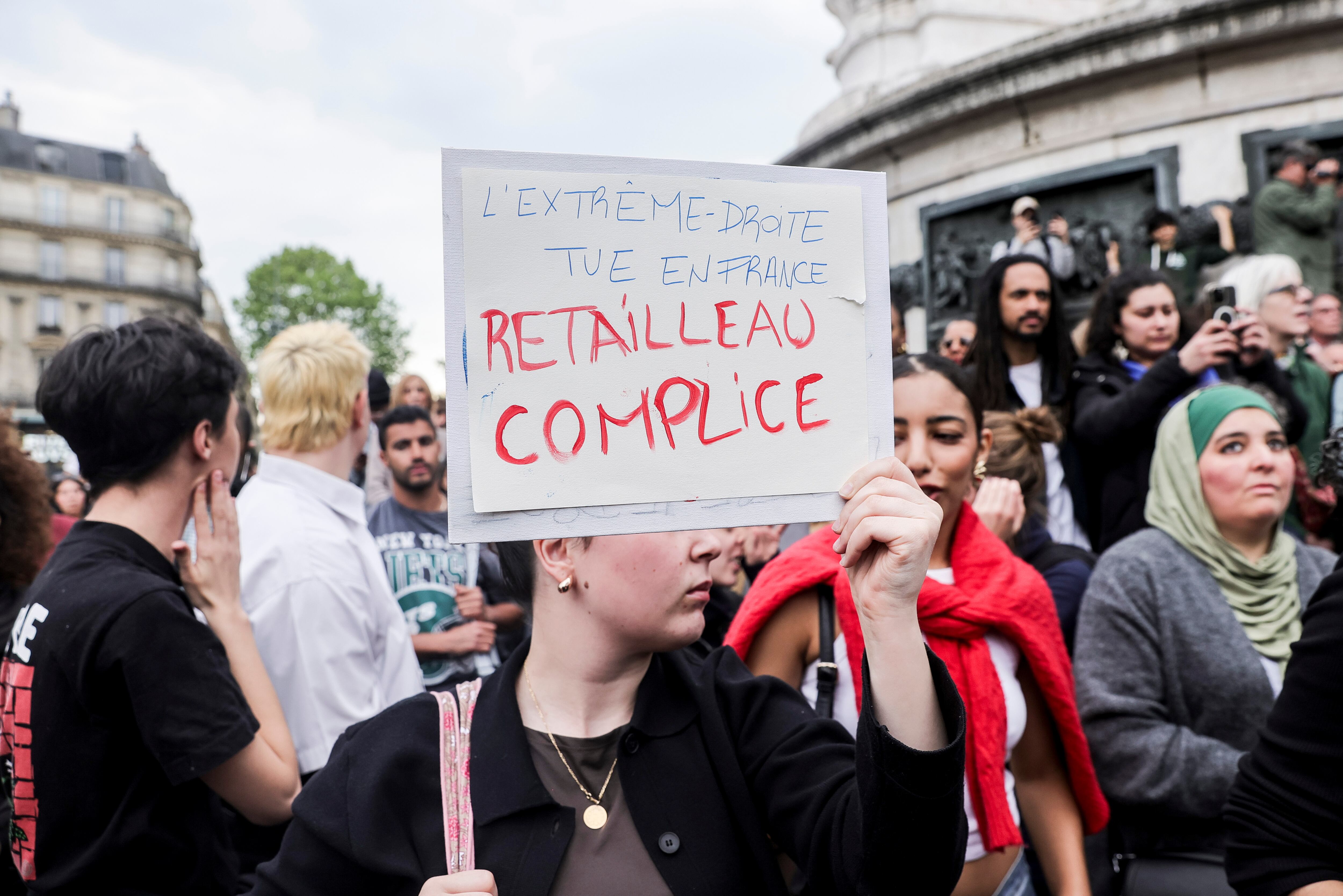 Manifestación contra la islamofobia en París tras el apuñalamiento de un hombre en una mezquita del sur de Francia (Francia) EFE/EPA/TERESA SUAREZ