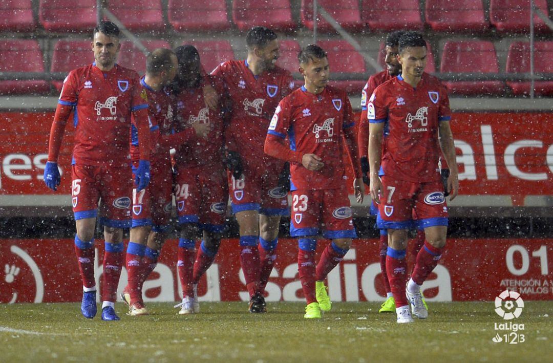 Los jugadores rojillos celebran un gol ante el Córdoba en Los Pajaritos.