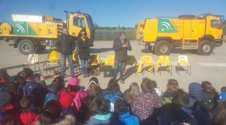 Los escolares conocen en Santa Elena el funcionamiento dle Centro de Defensa Forestal