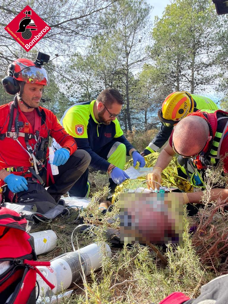 Momento del operativo de los bomberos