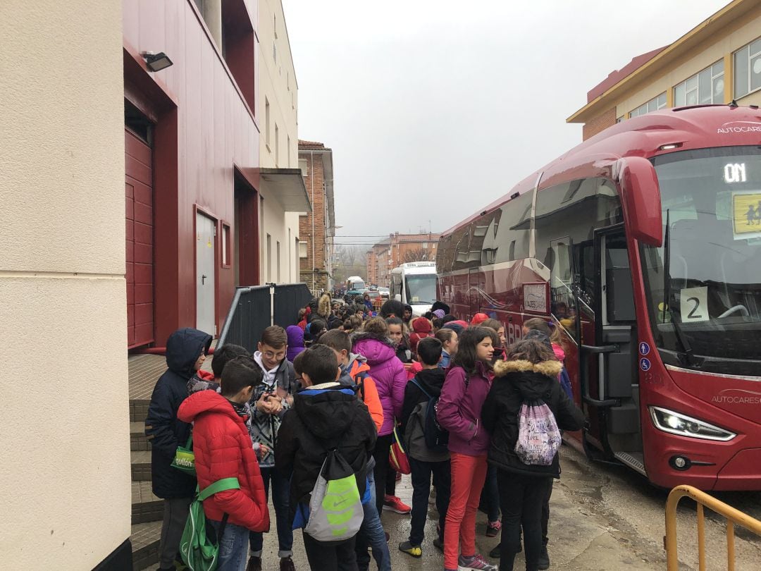 Los autocares acercan la cultura a las gentes de la Montaña de Palencia