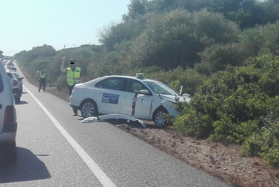 Així ha quedat el taxi afectat a l&#039;accident d&#039;aquest dimarts dematí.