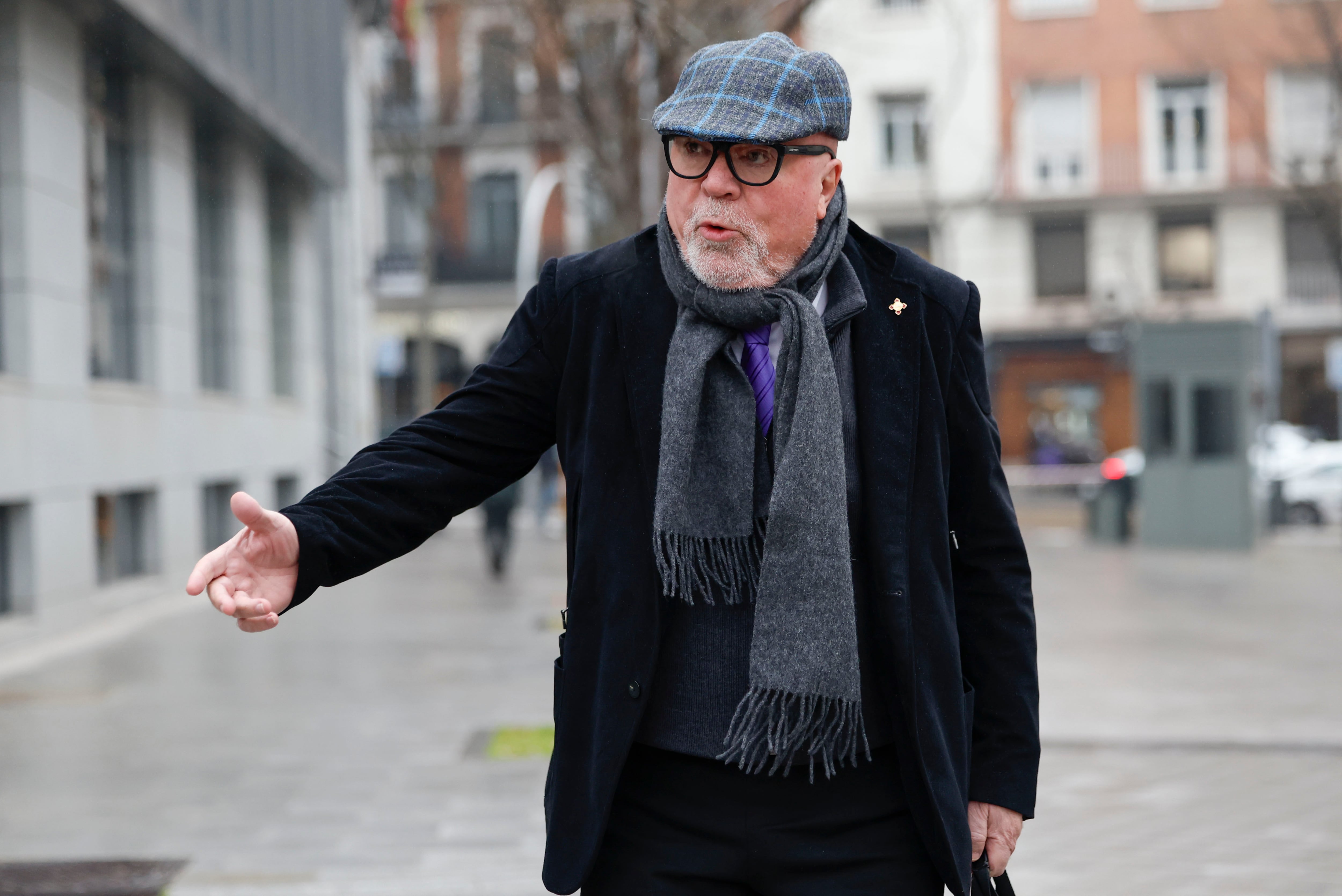El excomisario José Manuel Villarejo a su llegada a la Audiencia Nacional donde este lunes es juzgado junto al empresario Javier López Madrid