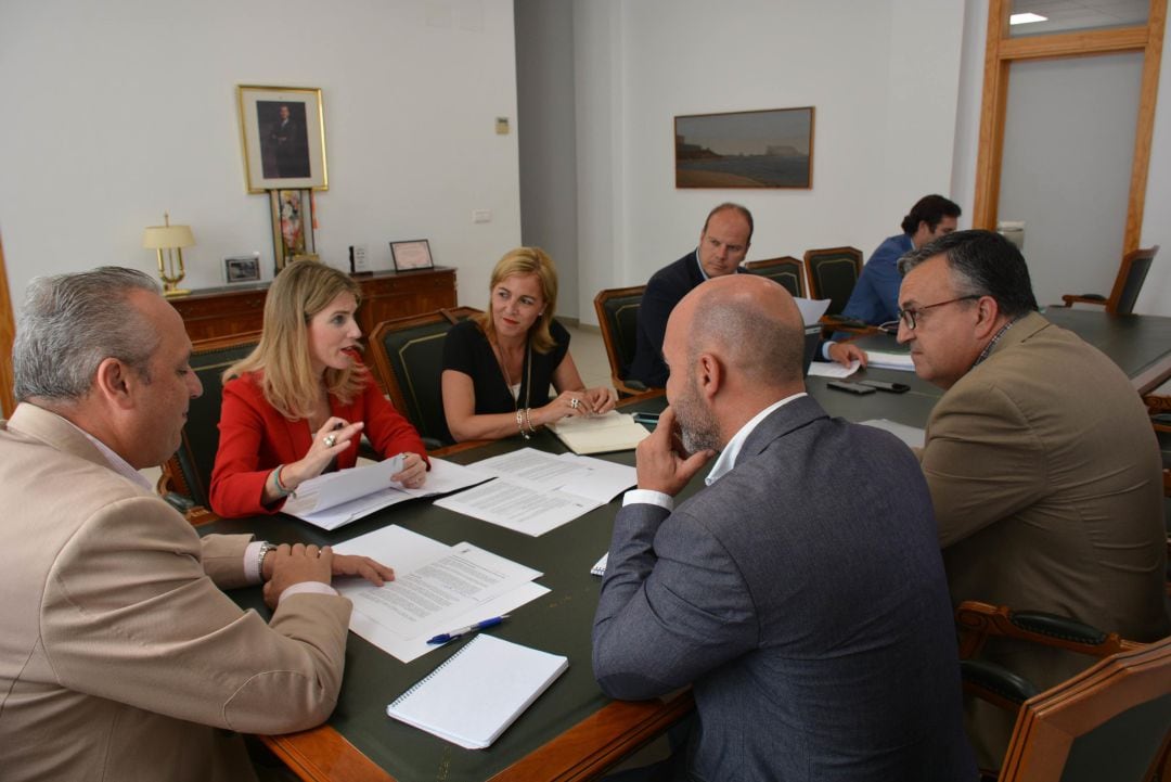 Reunión entre responsables de la Junta y del ayuntamiento de San Roque