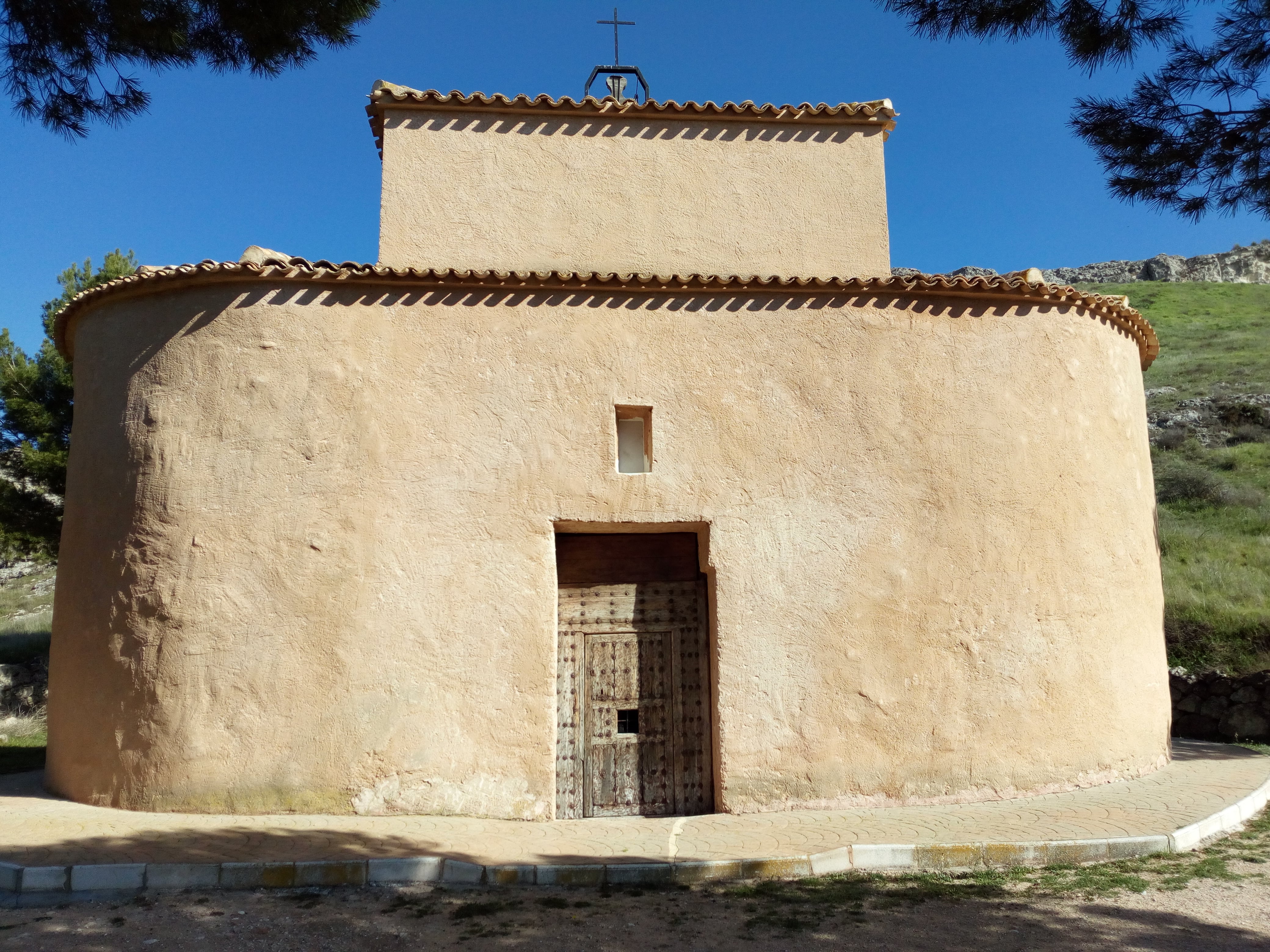 Ermita de la Virgen de la Cuesta en Huelves (Cuenca).