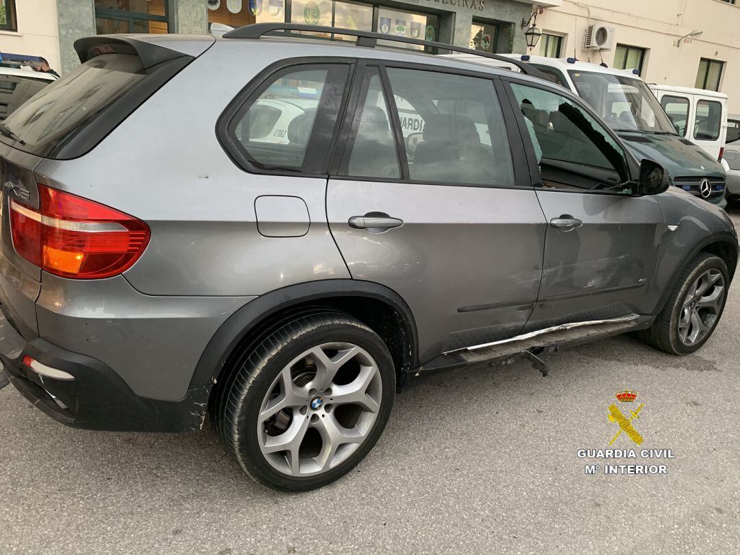 Vehículo intervenido por la Guardia Civil.