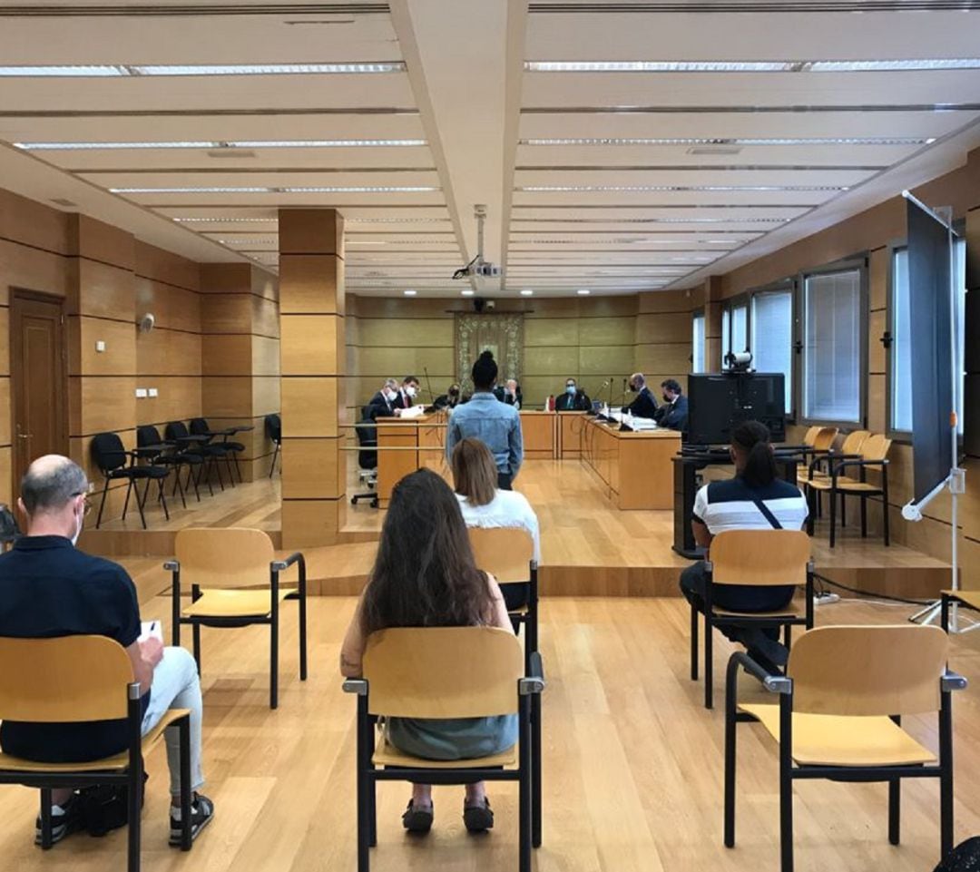 Los tres acusados del intento de homicidio se han vuelto a sentar en el banquillo de la Audiencia Provincial de Ciudad Real