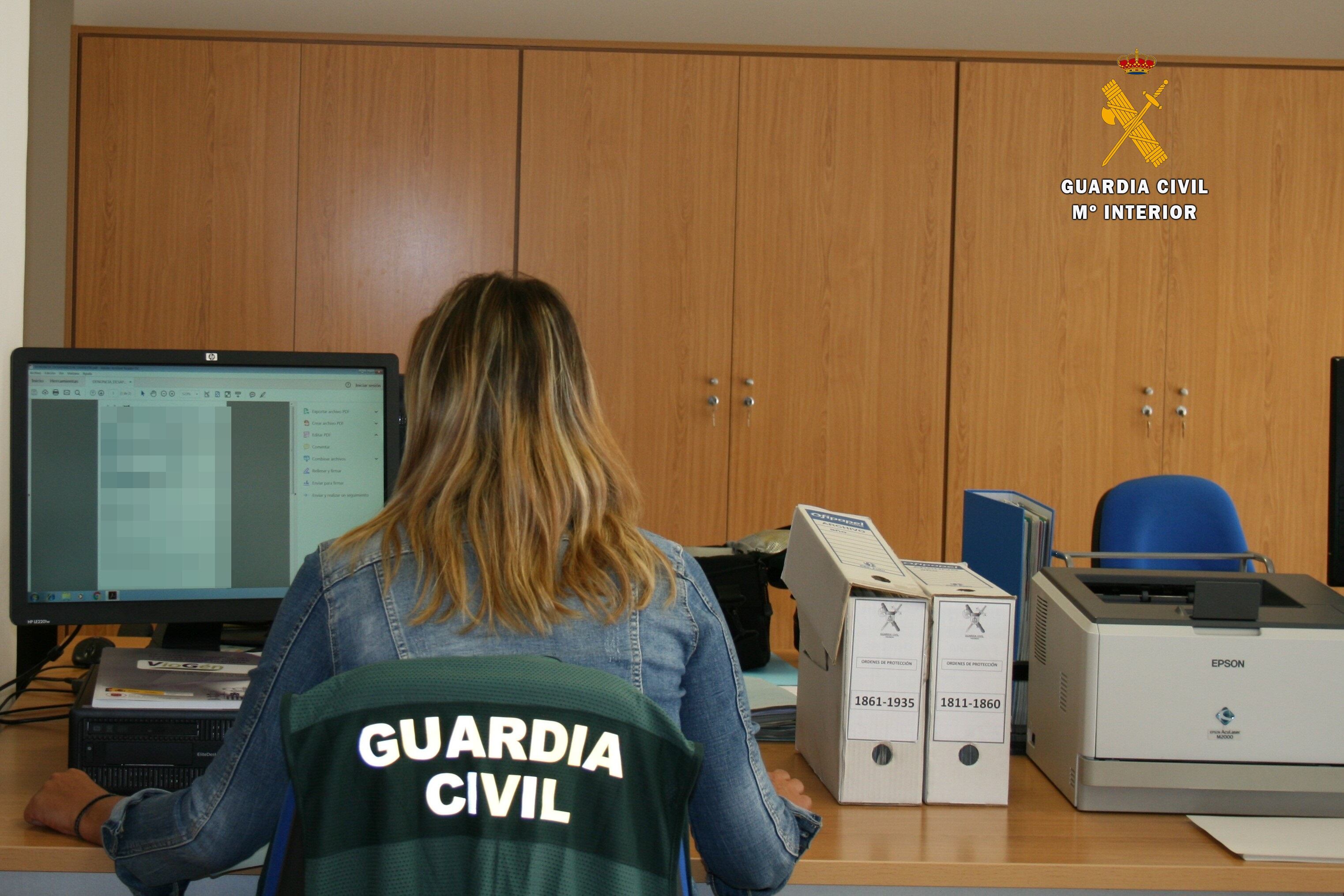 La Guardia Civil detiene a diez personas por un supuesto delito de fraude en la venta de maquinaria agrícola