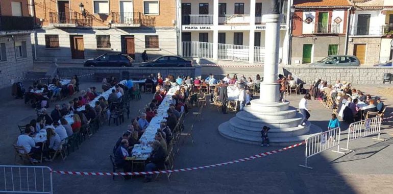 Comida Solidaria en Navas del Rey