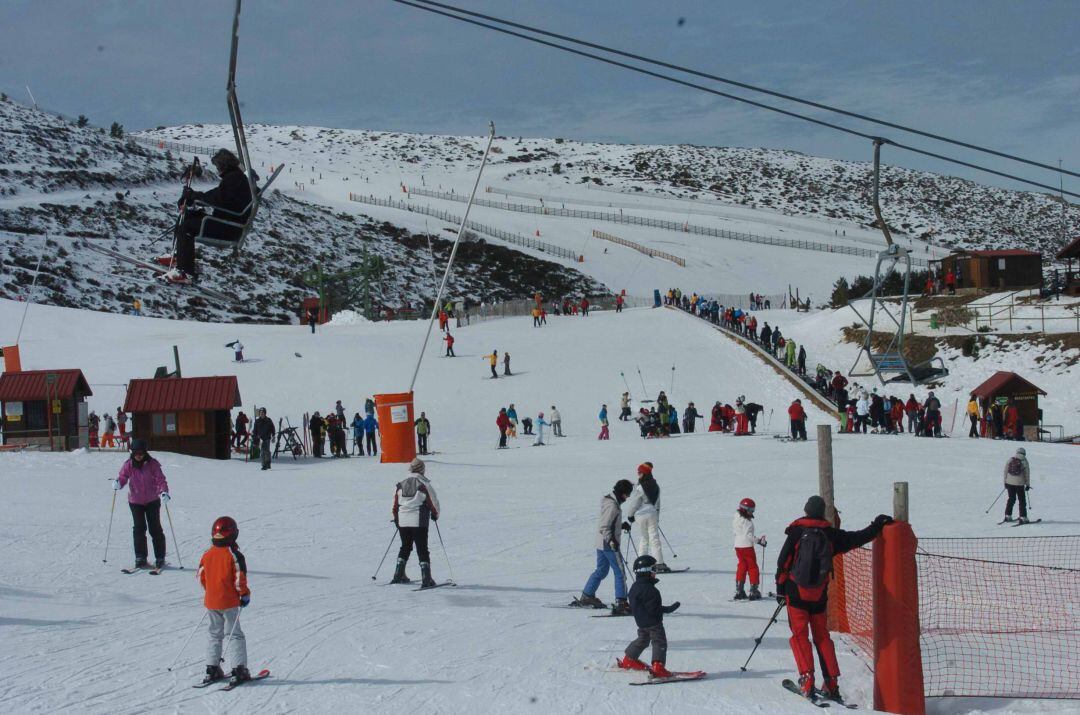 La estación celebra sus bodas de oro,en 1968 empezó la actividad en este centro invernal