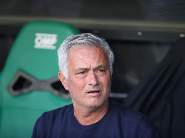 Mourinho durante un partido con el Benfica