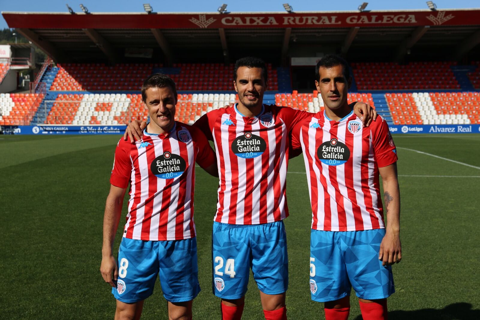 Fernando Seoane, Carlos Pita e Iriome González posan en el Anxo Carro