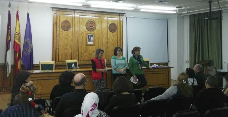 Acto de homenaje a las empleadas de hogar organizado por el sindicato USO, Cruz Roja y Cáritas