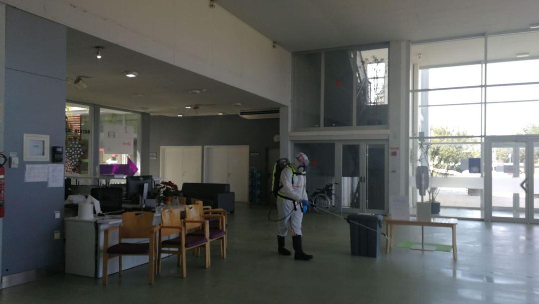 Trabajos de desinfección en Can Blai