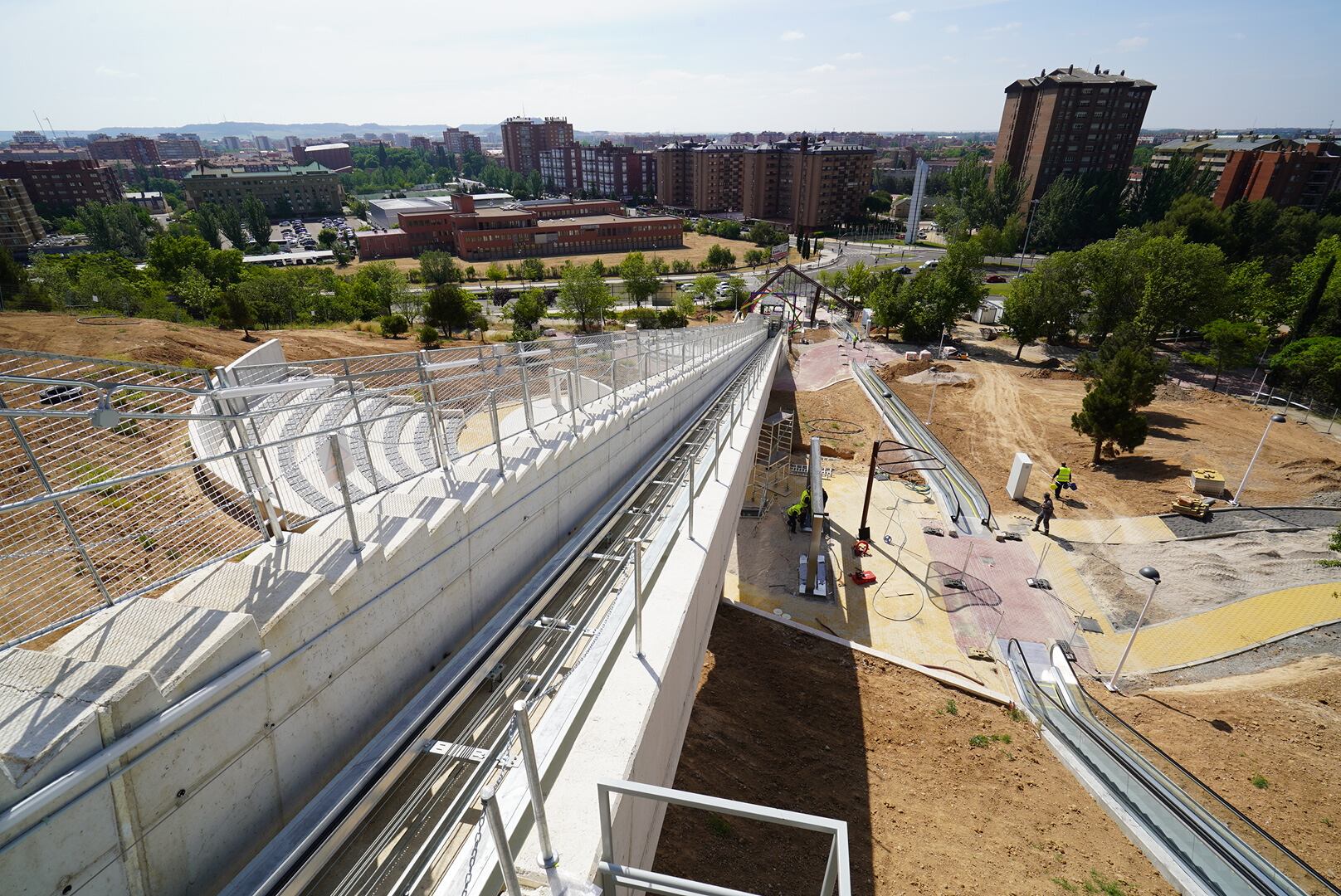 Ascensor de Parquesol, ladera este