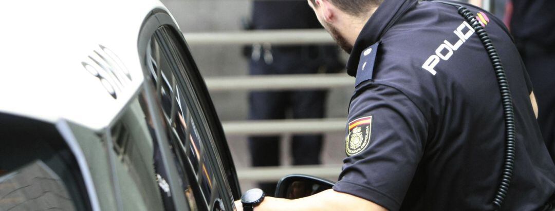 Policía en los juzgados, foto de archivo