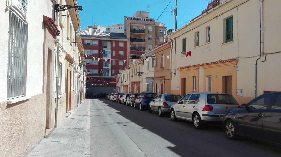 Una calle de un sentido de circulación en el barrio de Batoy, en imagen de archivo.