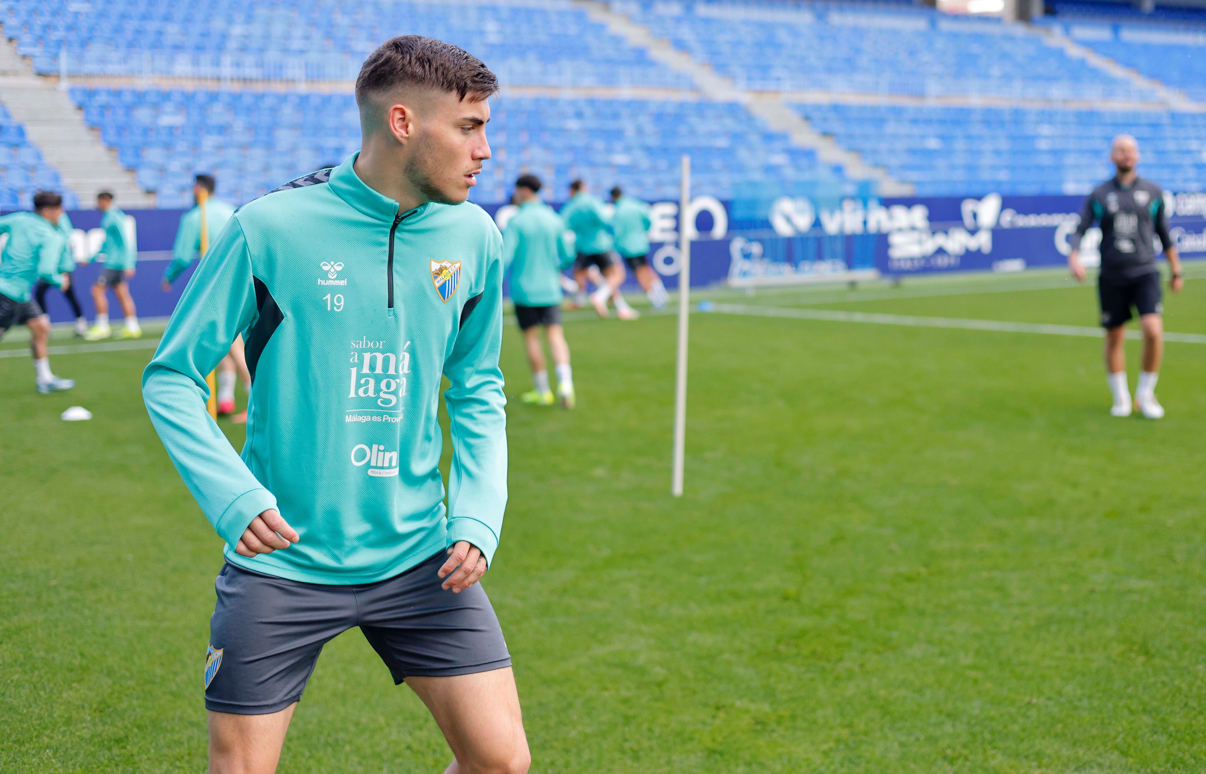 Roberto, en un entrenamiento del Málaga