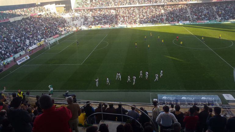 Los jugadores del Córdoba celebran el gol de Rodri