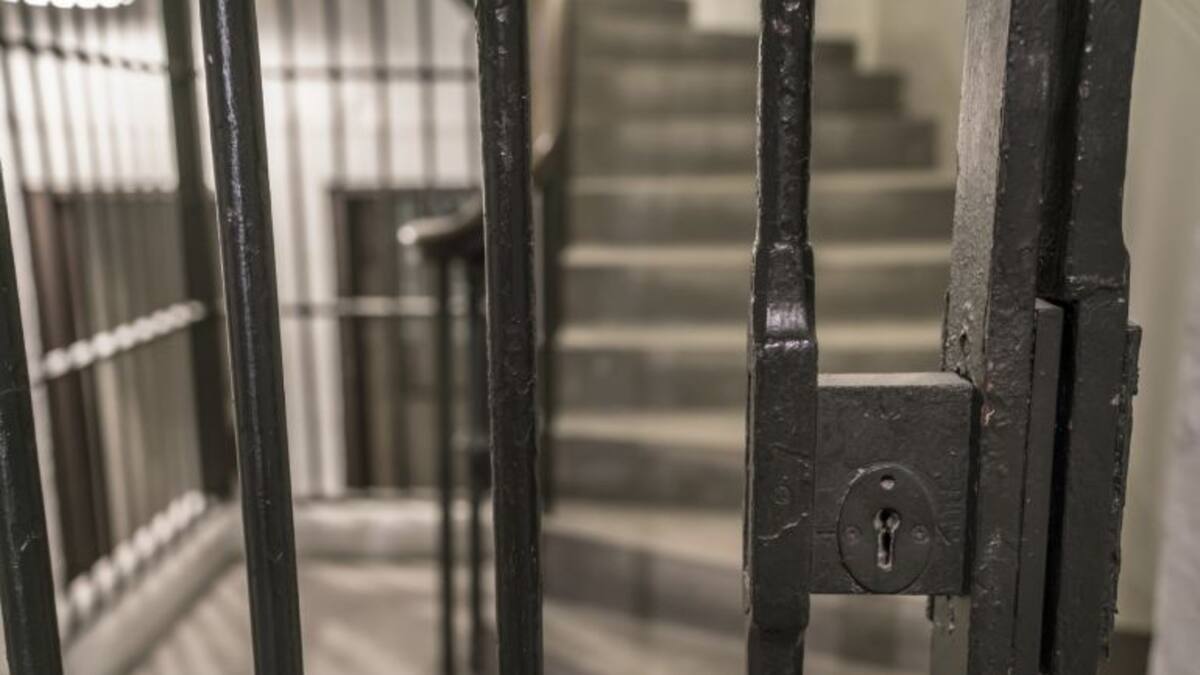 Condenado a diez años de cárcel el hombre acusado de violar y amenazar a su sobrina menor de edad