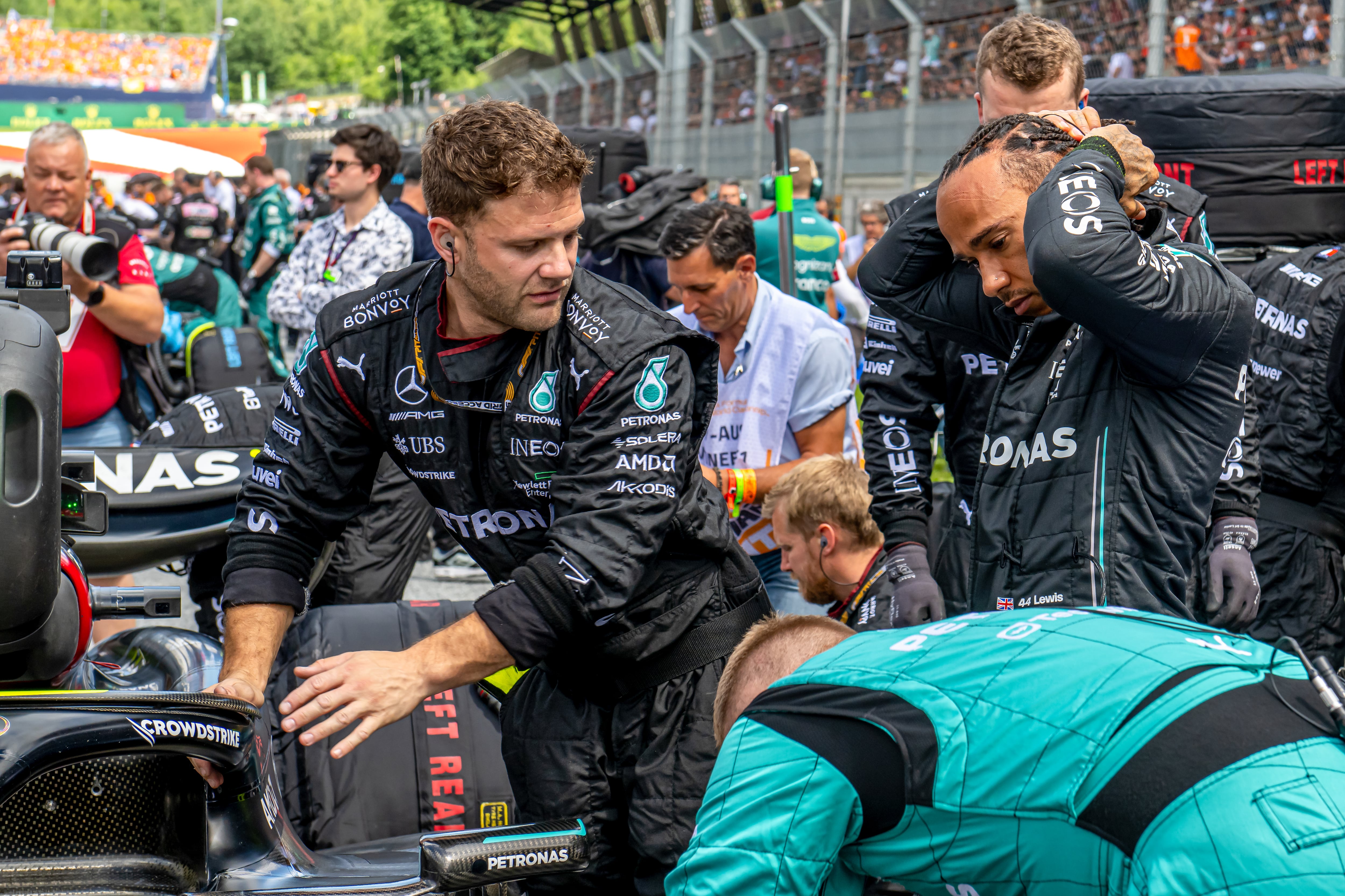 Lewis Hamilton, antes de subirse a su Mercedes en el GP de Austria