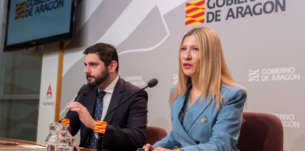 Alejandro Nolasco y Mar Vaquero, durante la rueda de prensa