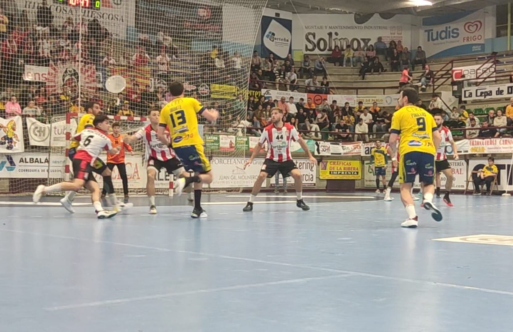 El ataque amarillo puso en jaque a los levantinos durante los diez primeros minutos de la reanudación, pero no fue suficiente