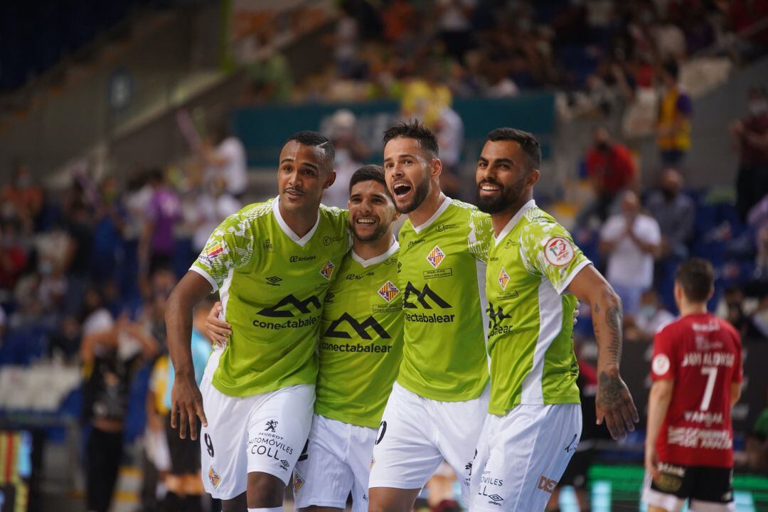 El Palma Futsal celebra la victoria 8-2 ante el Zaragoza.