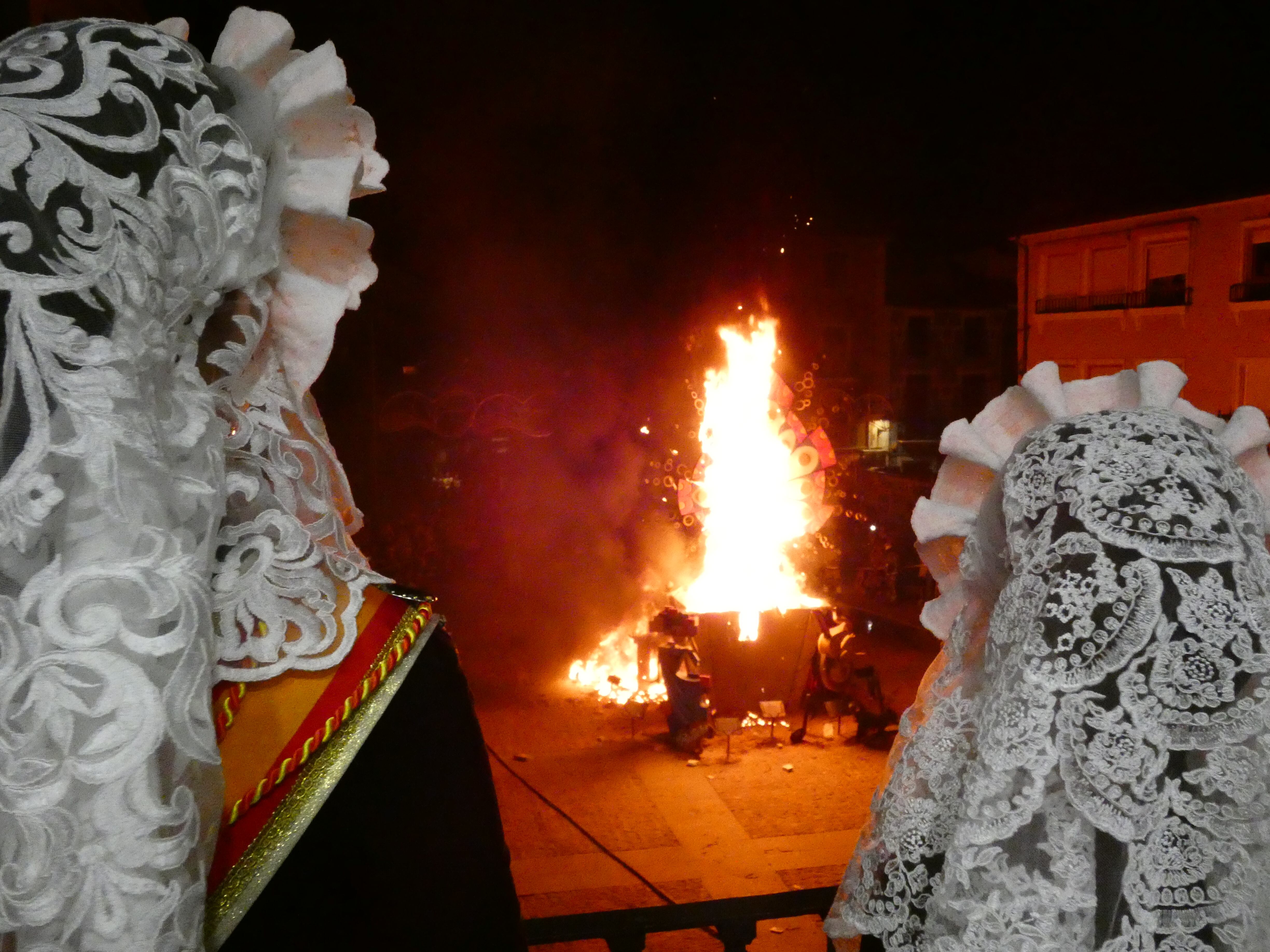Las Fallas de Elda pone punto y final a sus fiestas con la "Cremá"