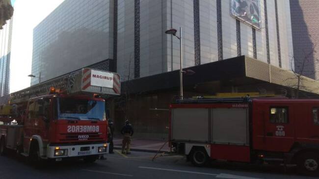 Bomberos en el Paseo de Las Damas