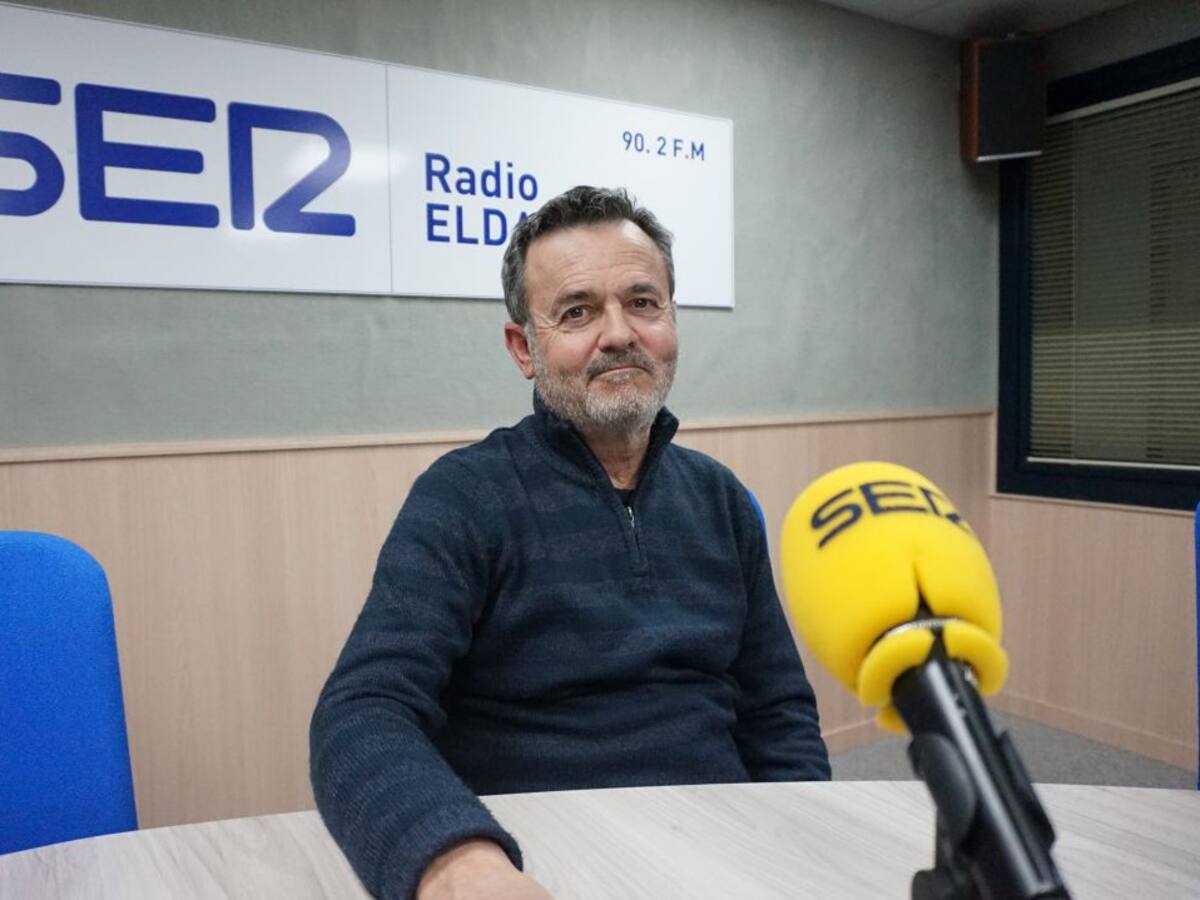 Elda trata la procesionaria en centros escolares y parques públicos