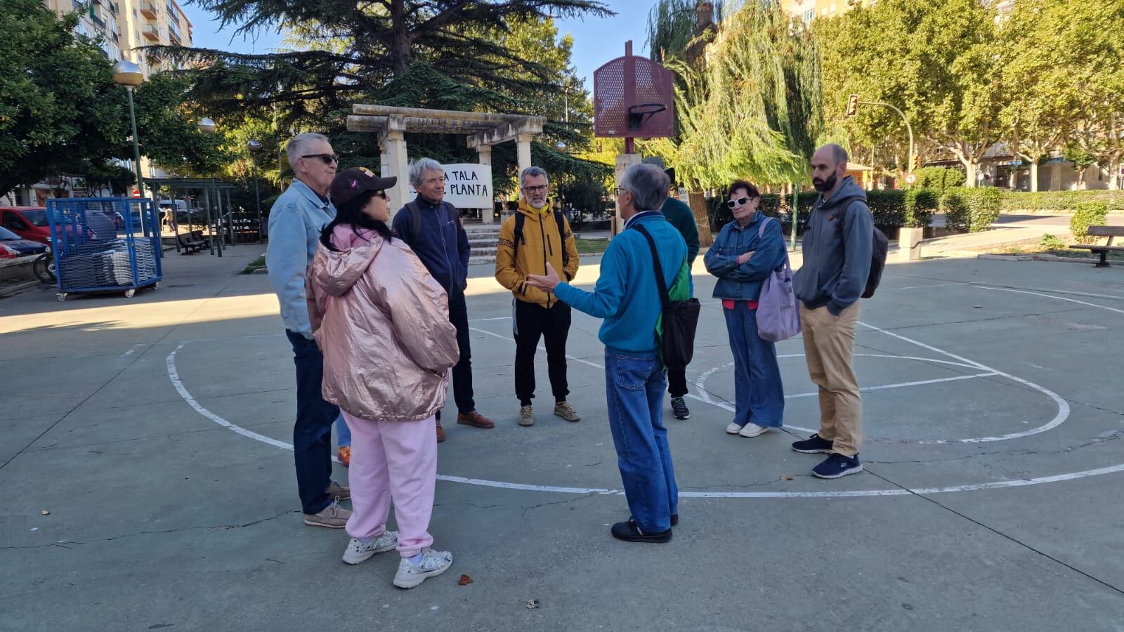 Paseo interpretativo sobre arbolado de la Plataforma Árboles Vivos Huesca