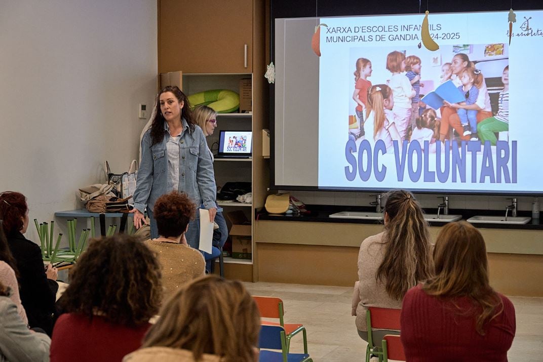 Las personas voluntarias deberán asistir a una formación previa a su participación en el aula.