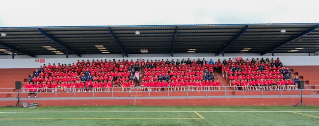 El Club de Fútbol San Bartolomé presentó a más 350 futbolistas de todas las categorías.