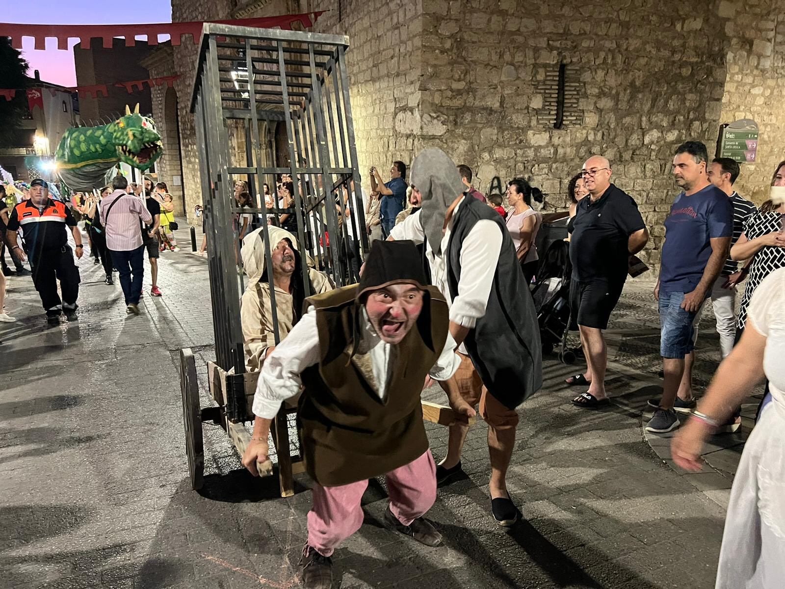 Figurantes representan la Leyenda del Lagarto de Jaén capital