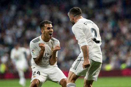 Carvajal celebra el primer tanto del equipo junto a Ceballos