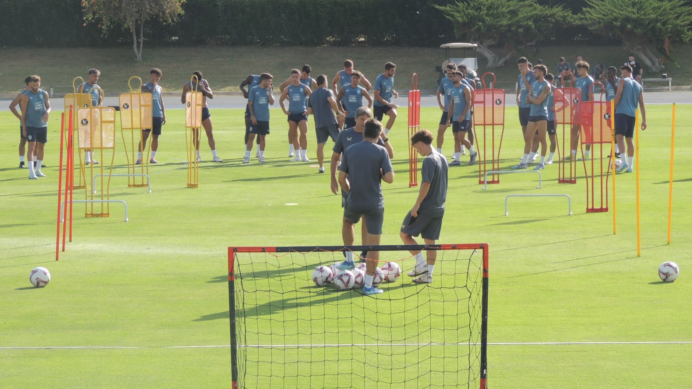 Entrenamiento del miércoles, antepenúltimo día del mercado de fichajes de verano y pensando en el Sporting.