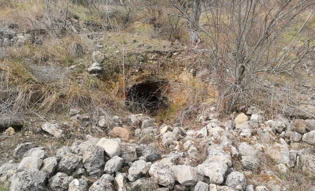 Restos de antiguas cuevas del vino.