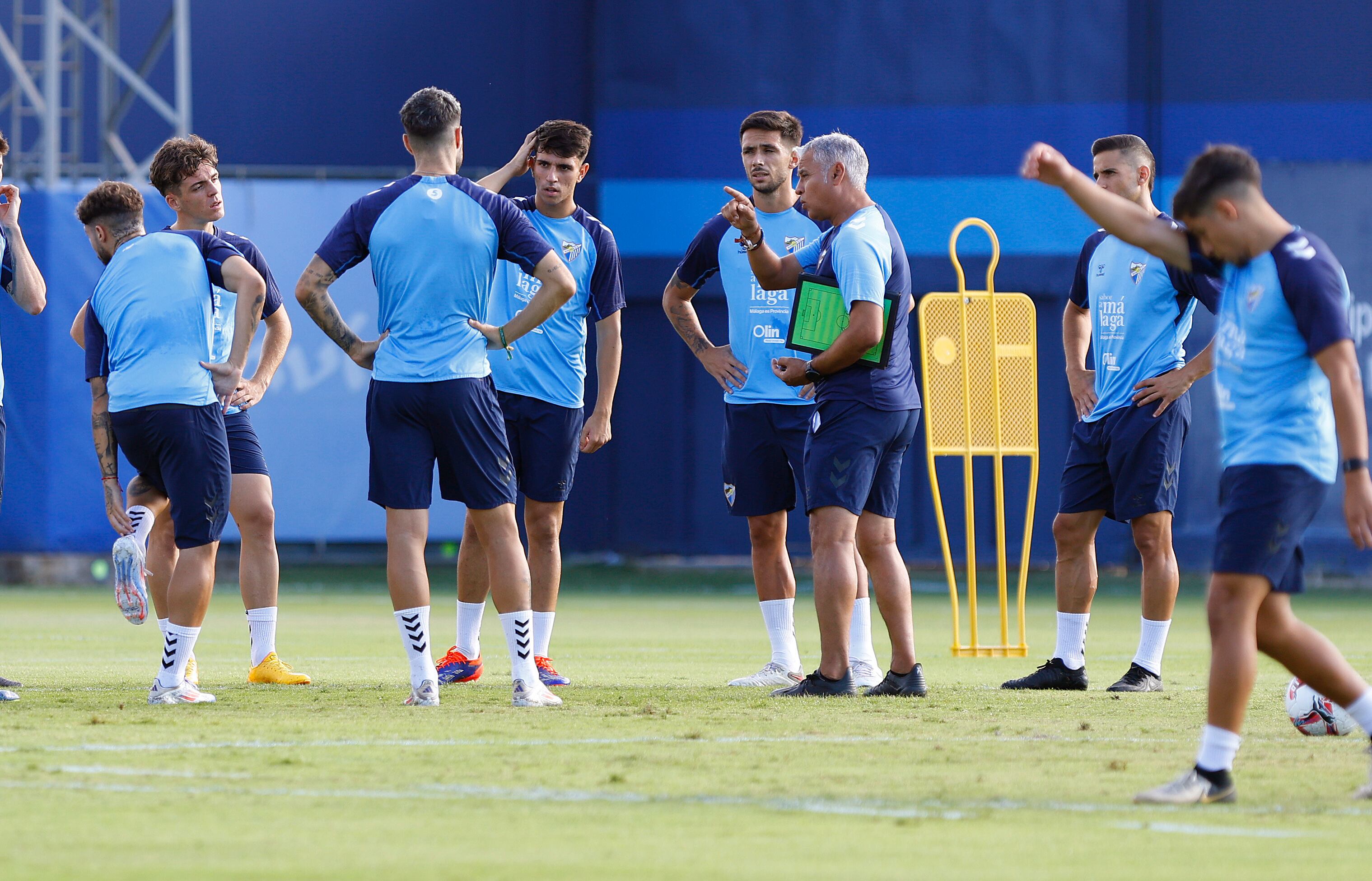 El Málaga realizó el segundo entrenamiento de la semana en el estadio de La Rosaleda