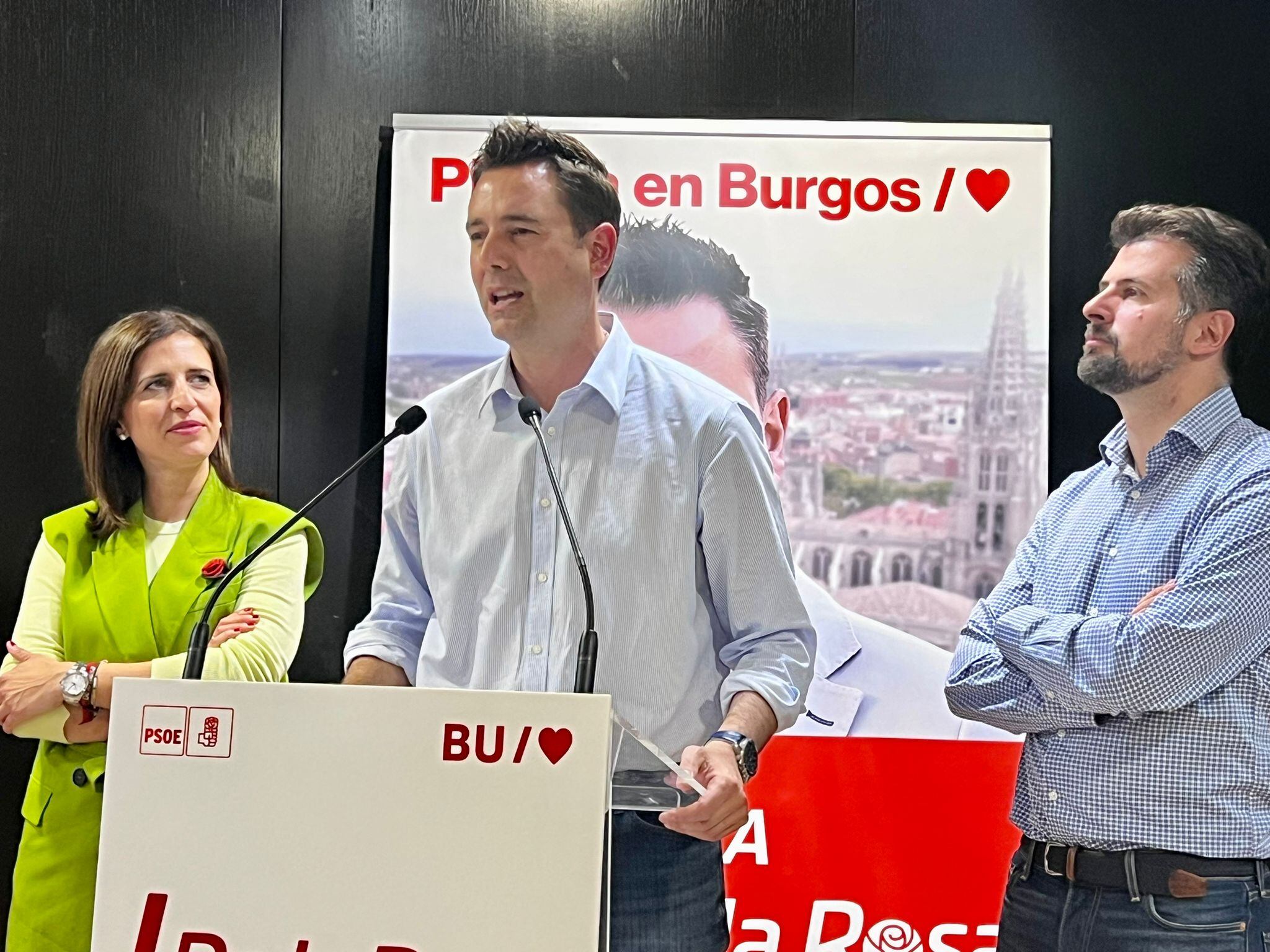 Daniel de la Rosa se dirige a los militantes del PSOE en presencia de la Secretaria General, Ester Peña, y el líder autonómico, Luis Tudanca