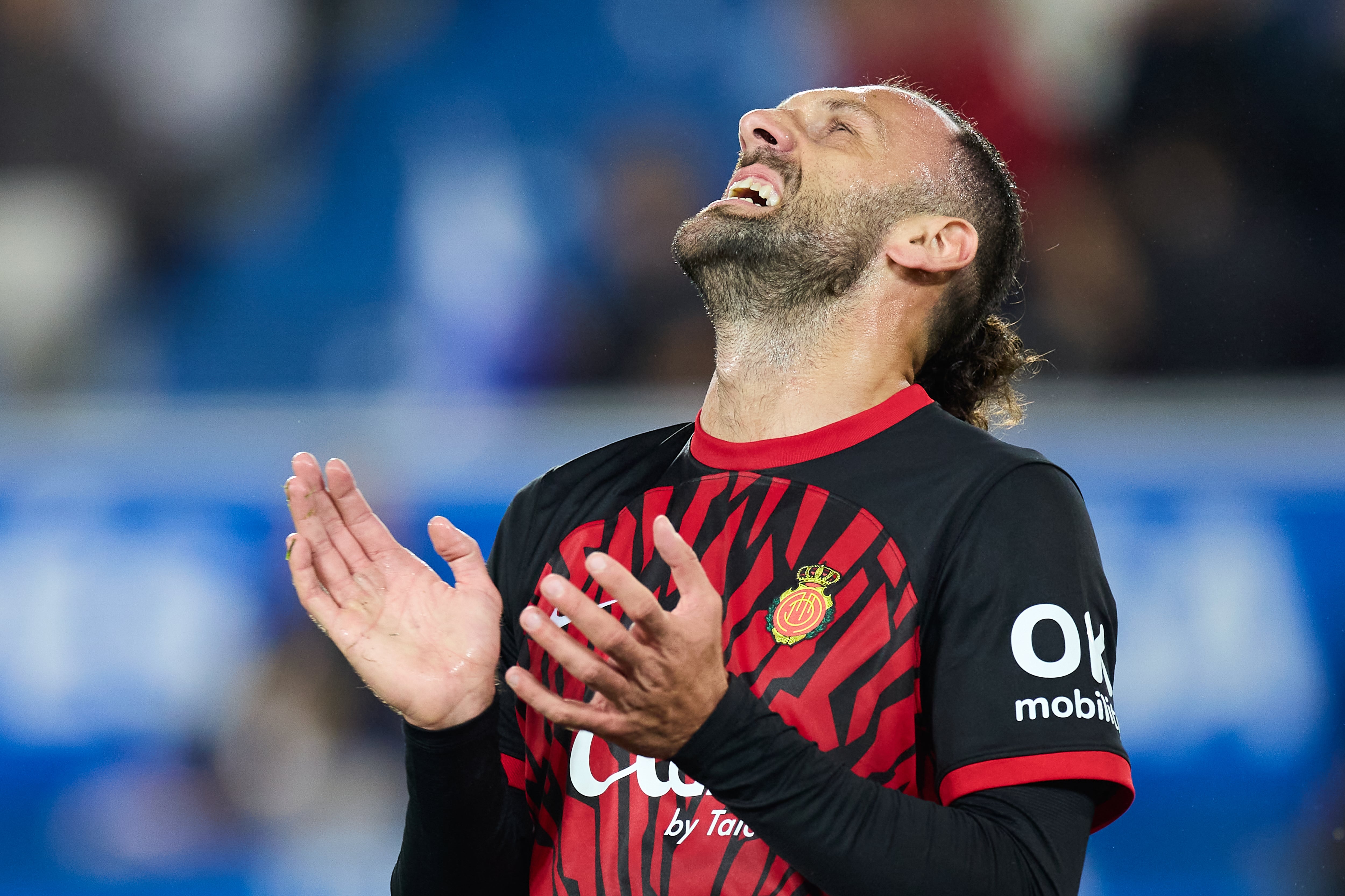 Vedat Muriqi, durante el partido de Liga entre Deportivo Alavés y RCD Mallorca