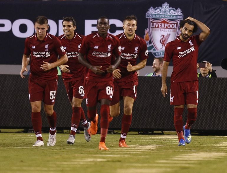 El Liverpool celebra el gol de Salah contra el City