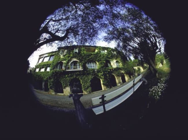 La fachada de la casa donde Picasso vivió hasta su muerte