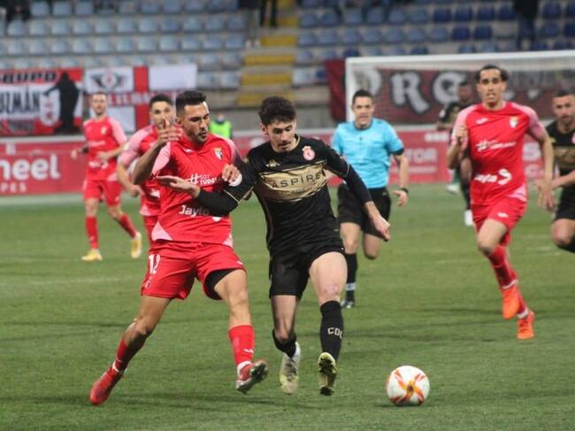 Aarón fue un incordio para la zaga navarra