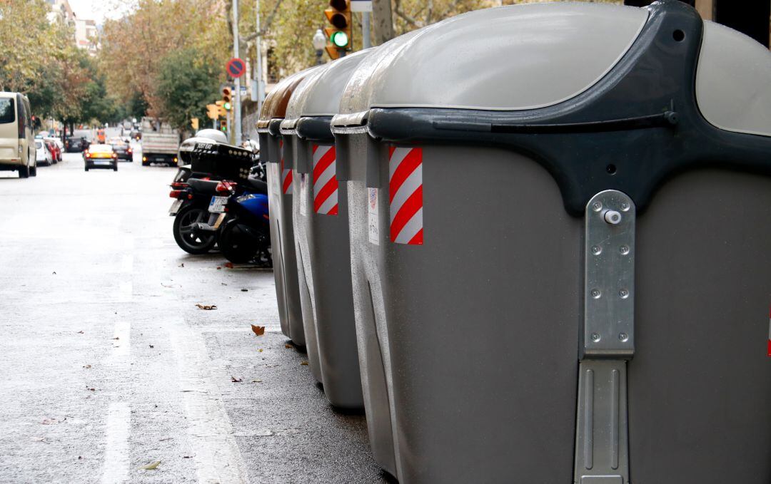 A Barcelona, la ciutat amb més moviment comercial, els volums de brossa han baixat un 25%, 